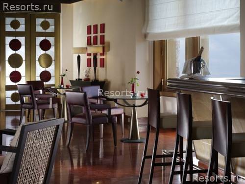 Amphitryon Hotel 13